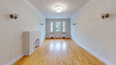 Building Photo - 335 Metcalfe