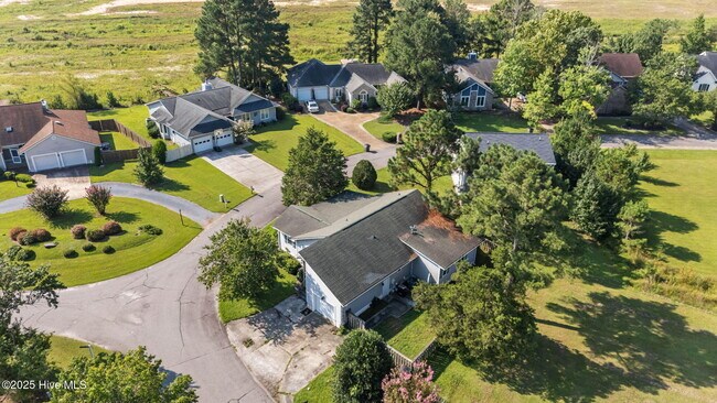 Foto del edificio - 769 Dayflower Ct
