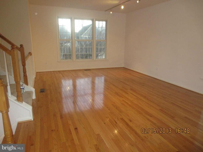 Foto del edificio - 6540 Creek Run Dr