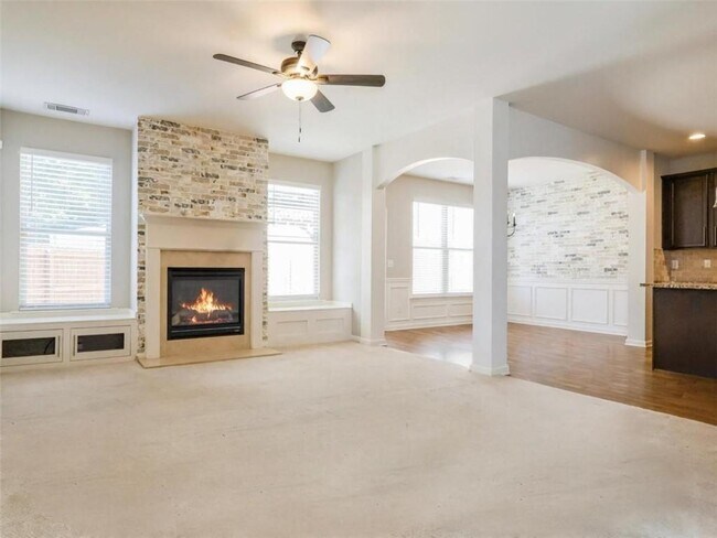 Foto del edificio - 204 Highland Village Ln