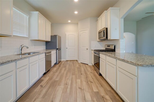 Building Photo - 416 Zimmet Dr