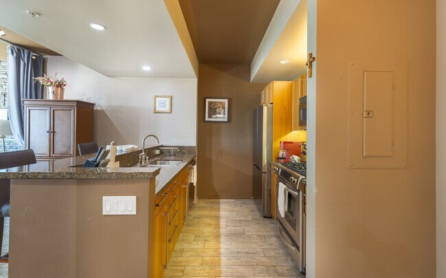 Foto del edificio - Live Above the Action — 14th-Floor ICON Condo with Petco Park Views