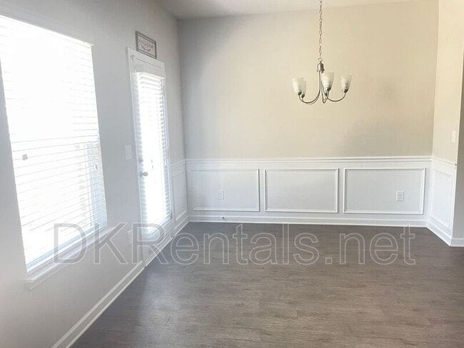 Foto del edificio - 2666 Pointcrest Way