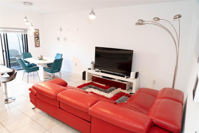 Foto del edificio - 1176 SW 7th Ct