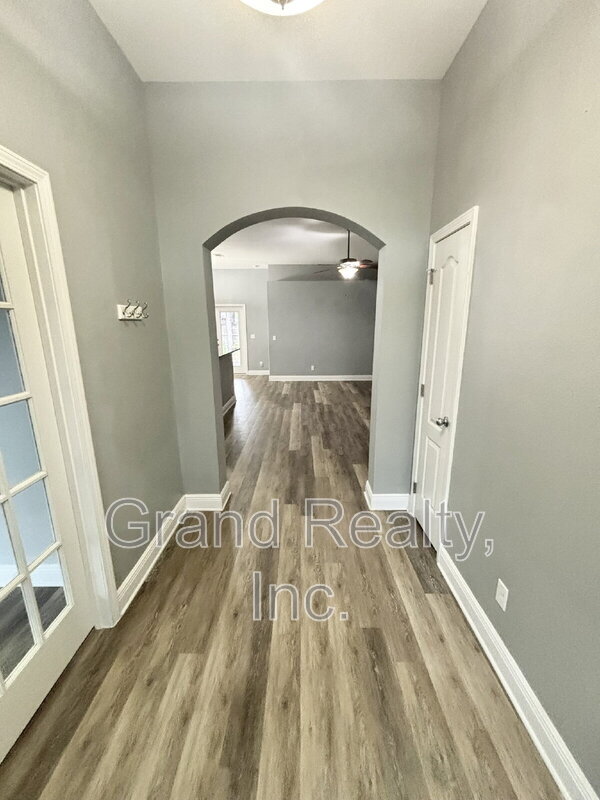 Foto del edificio - 5892 Dunridge Drive