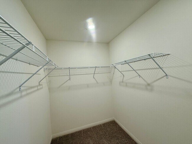 Foto del edificio - Modern 3BR Home - Prime Location
