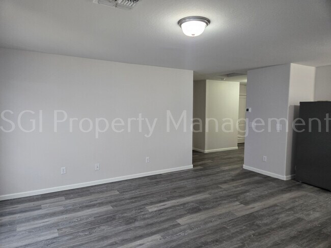Foto del edificio - 1048 W Verde Ln