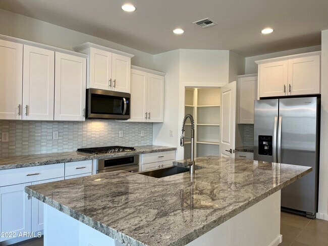 Building Photo - 4506 E Italian Trotter Rd