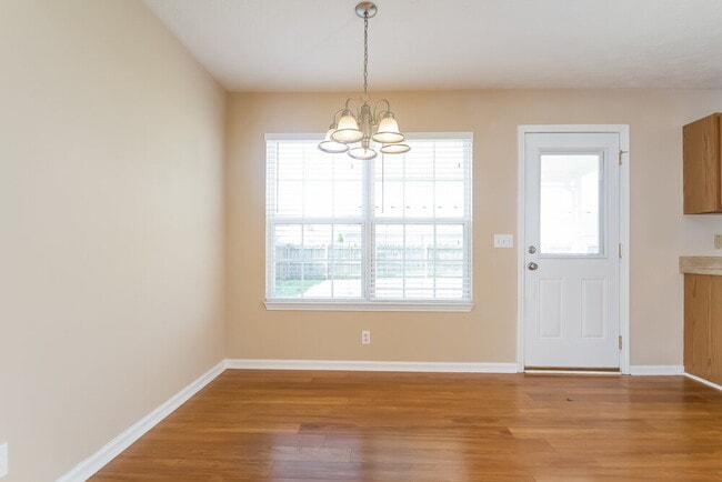 Building Photo - 1611 St Andrews Dr