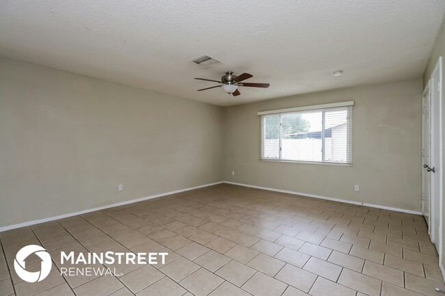 Foto del edificio - 4708 E Chambers St