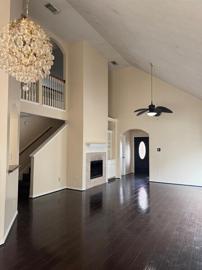 Foto del edificio - 6830 Silver Shores Ln