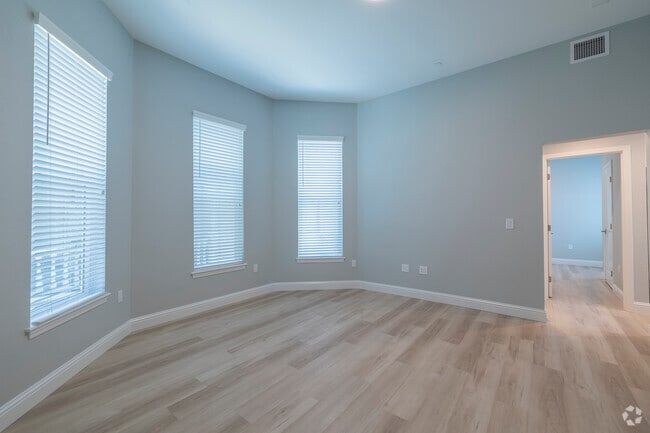 1BR, 1BA - 542SF - Living Room - 2016-2020 Dwight Way