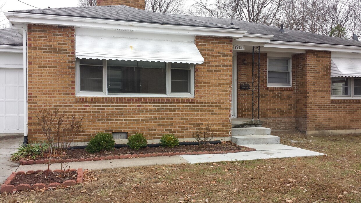 Foto principal - Very nice 3 bedroom house available for re...