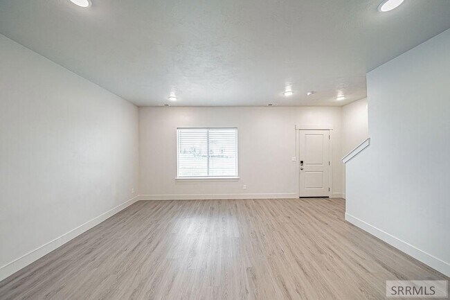 Foto del edificio - 651 S 2400 W