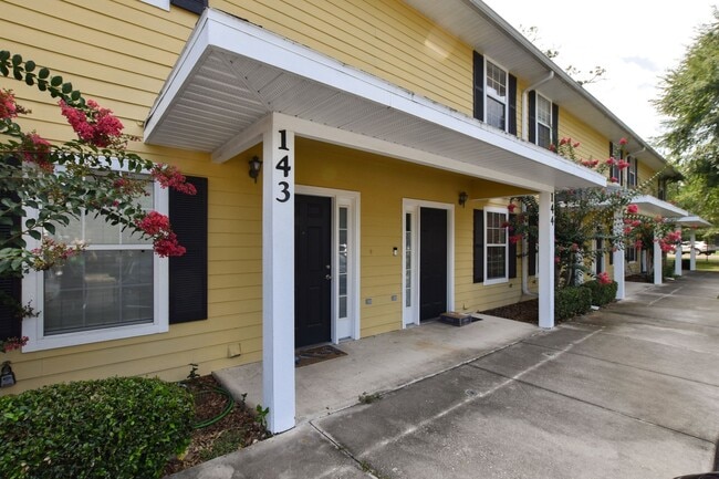 Photo - 2951 SW 35th Pl Apartment