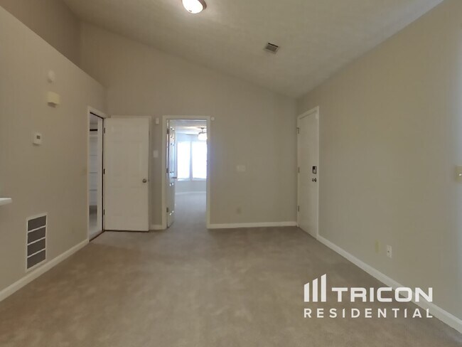 Foto del edificio - 4265 Tenneyson Ln