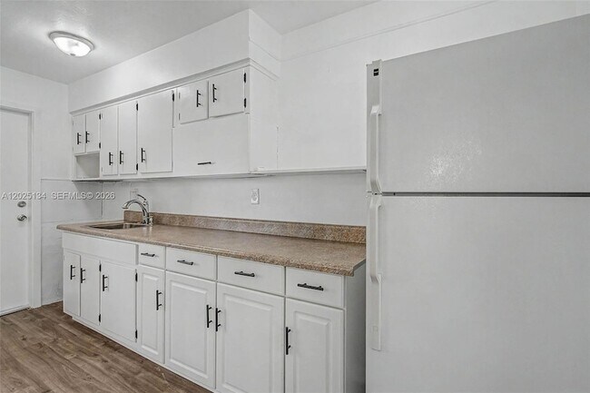 Foto del edificio - 60 NW 79th St
