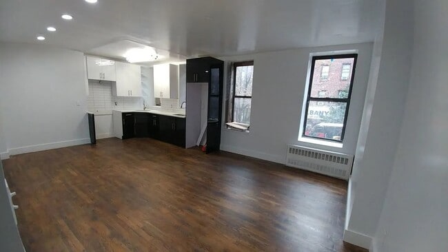 Foto del edificio - 645 Lefferts Ave