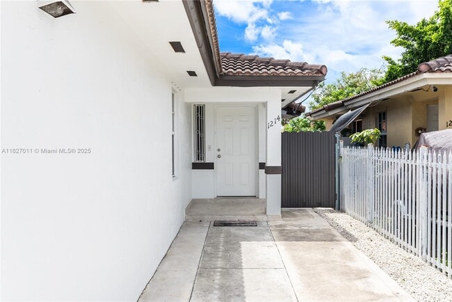 Building Photo - 1214 NW 34th Ave
