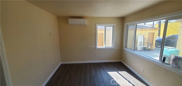 Building Photo - 1217 Amalia Ave