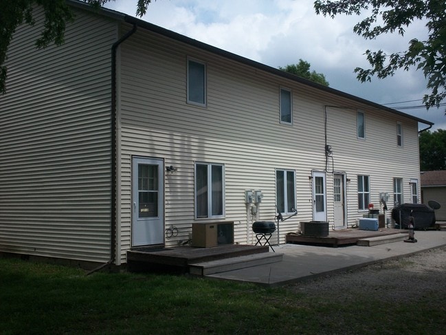 Building Photo - Alleghaney Townhouses