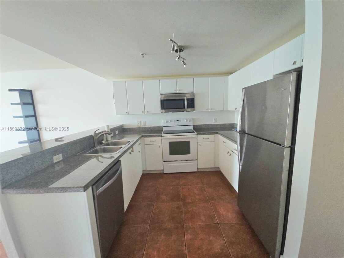 Primary Photo - 2740 SW 28th Terrace