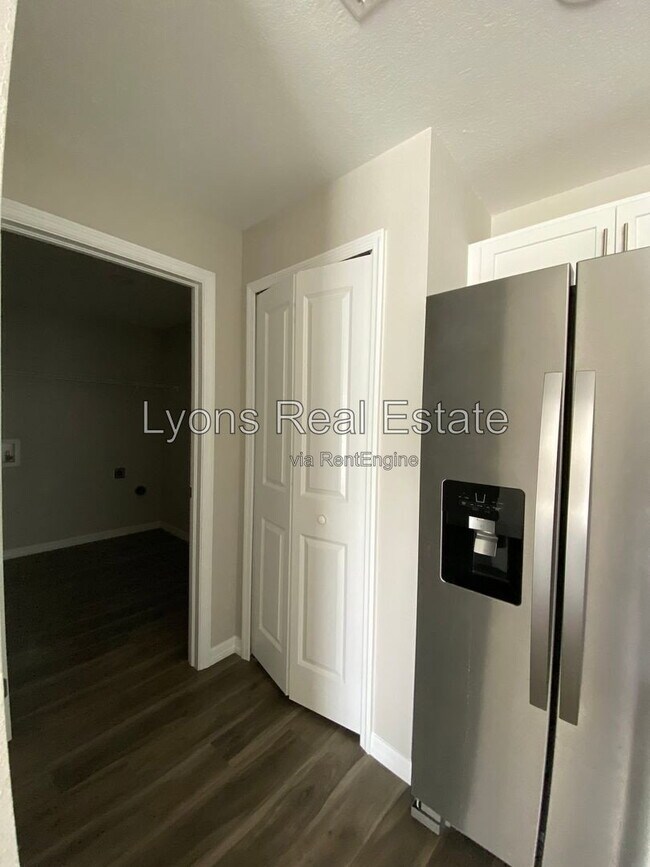 Foto del edificio - 2821 NW 6th Pl