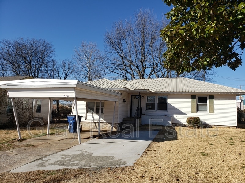 1820 E 6th St, Ada, OK 74820 House for Rent in Ada, OK