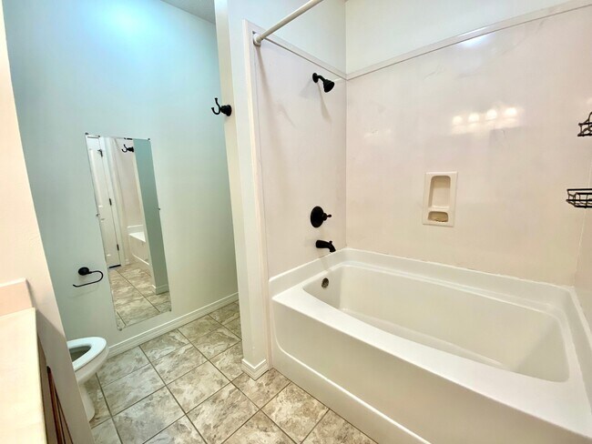 Foto del edificio - 771 Wesley Ave