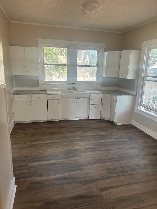Building Photo - 1412 Burleson Ave
