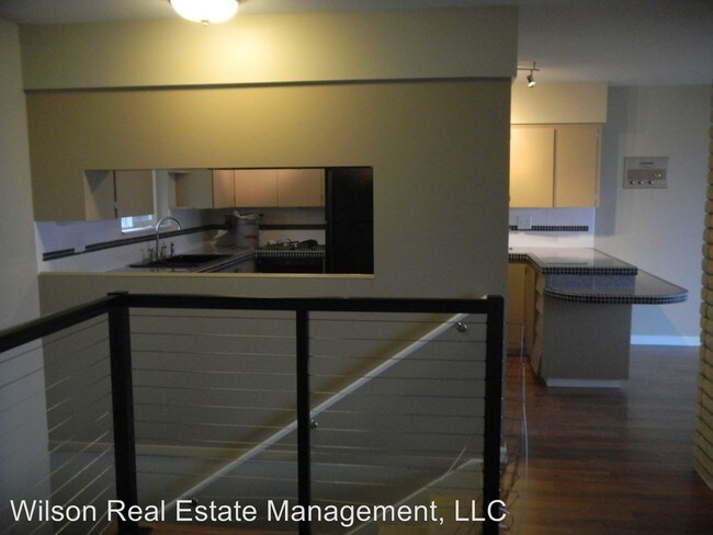 Foto del edificio - 704 Hillside Dr