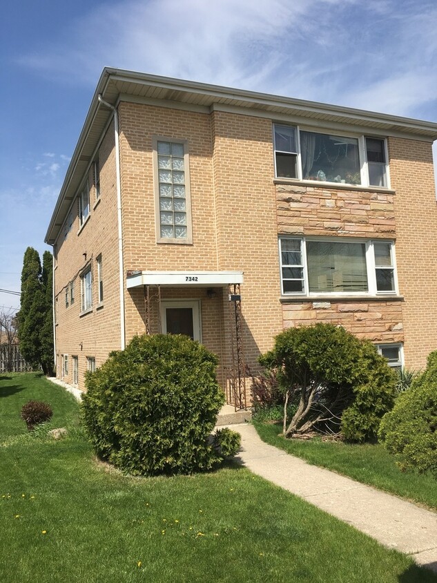 7342 W Carol St Unit G, Niles, IL 60714 - Room for Rent in Niles, IL ...