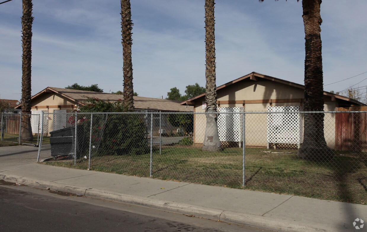 Building Photo - 8453-8473 Philbin Ave