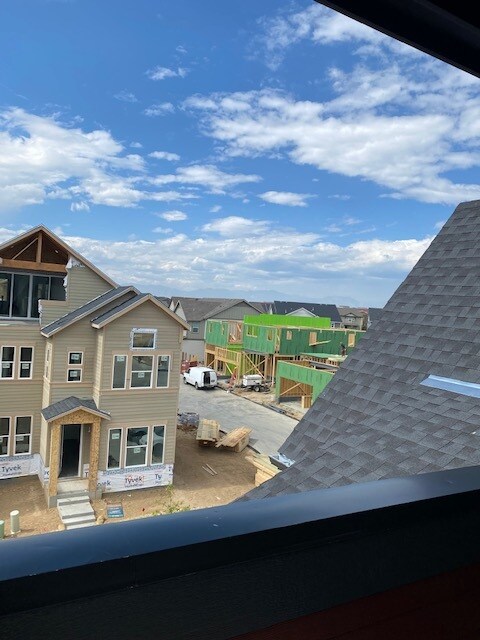 Building Photo - 1964 W 166th Dr