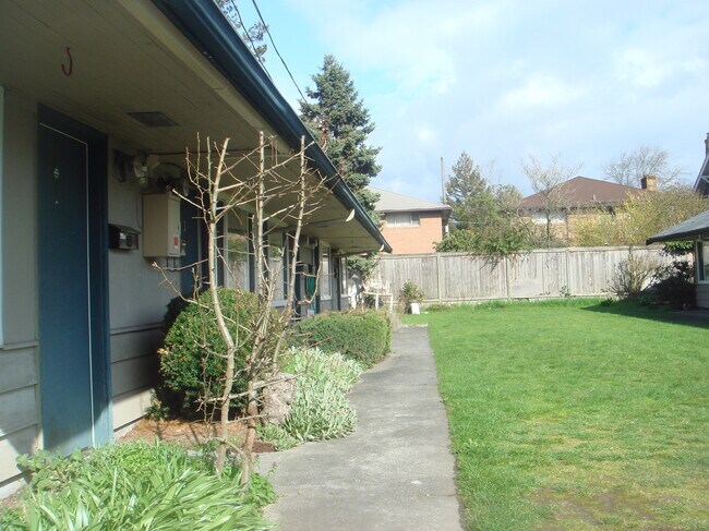 Foto del edificio - 6542 Ravenna Ave NE