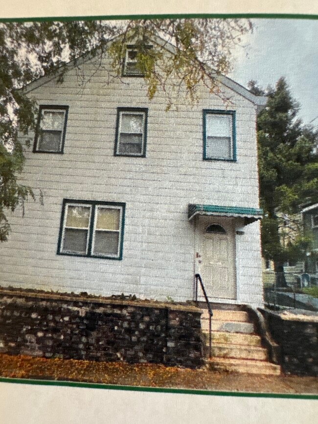 Front view - 112 N 6th Ave
