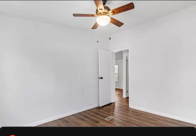 Building Photo - 302 Woodridge Dr