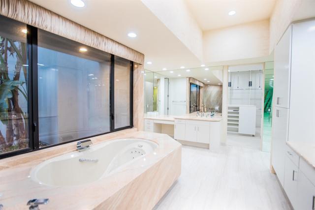 Building Photo - 50160 Woodmere