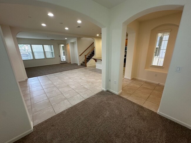 Building Photo - Beautiful 3 Bedroom, 2.5 Bath Mountain Hou...