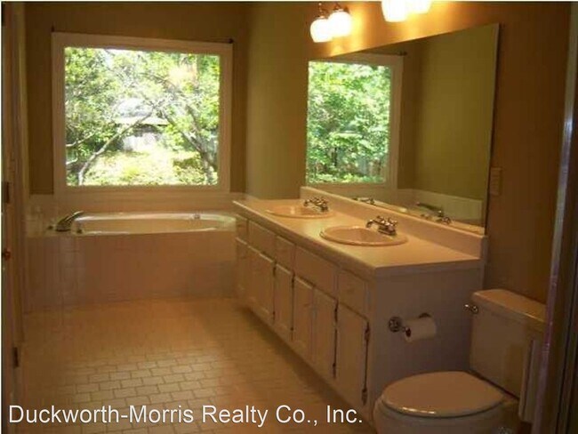 Building Photo - 4 br, 2.5 bath House - 1030 56th Street E