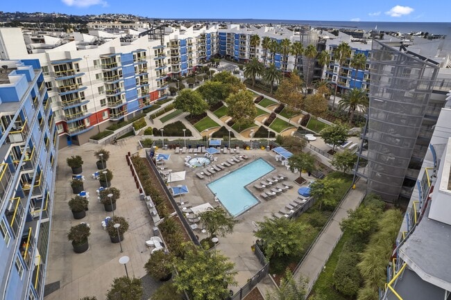 Building Photo - Shores