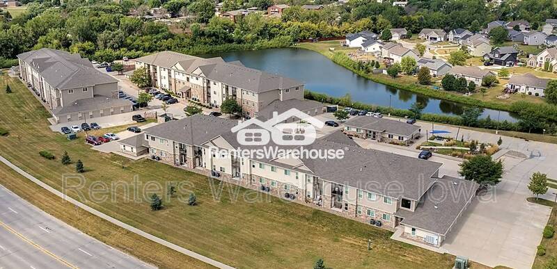 Primary Photo - 1624 NW Prairie Lakes Dr