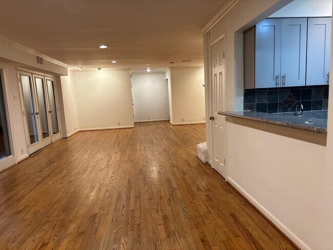 Foto del edificio - 919 S Ripple Creek Dr