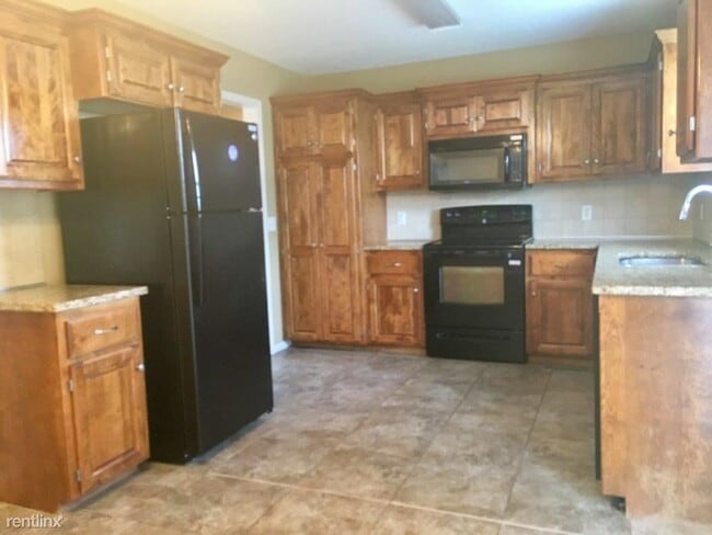 Building Photo - 3 br, 2.5 bath House - 709 Fall Creek Drive