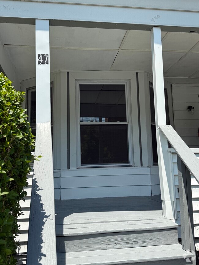 Building Photo - 47 Pine St