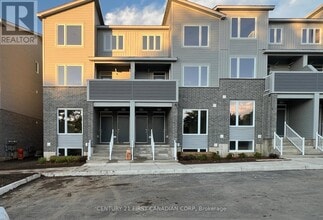 Building Photo - 990-990 Deveron Cres