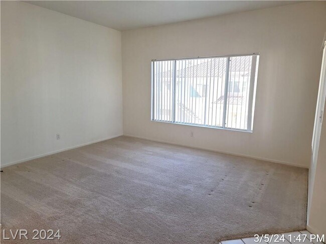 Building Photo - MINUTES FROM THE DISTRICT & GREEN VALLEY R...