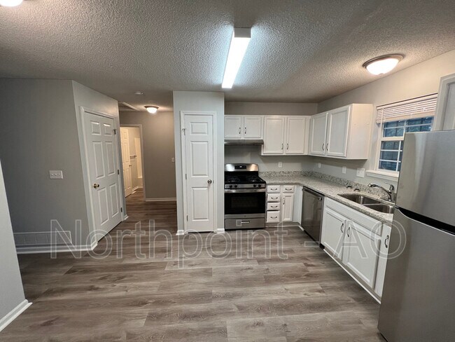Foto del edificio - 4217 Woodland Ave