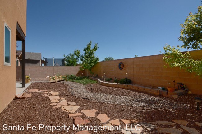 Building Photo - 3 br, 2.5 bath House - 5277 Via Del Cielo