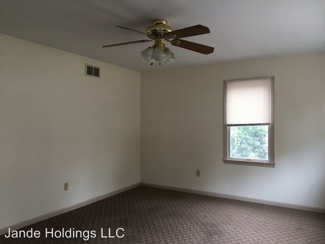 Building Photo - 5 br, 2 bath House - 127 Ardsley Ave.